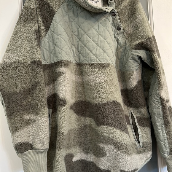 Abercrombie snap up fleece - Picture 3 of 3
